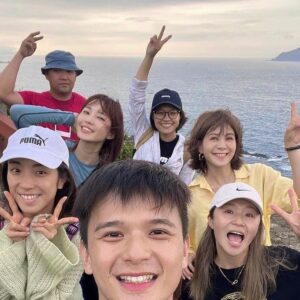 Bonnie Wang Instagram - 太喜歡踏青曬太陽了🌞
大自然的力量真的非常神奇，每次去郊外𨑨迌回家都好好睡^ _ ^
由小隊長帶路的這條-003小百岳 #大武崙山 ，絕對是老少咸宜健康養生路線，喜歡看海的朋友一定會愛：）
感謝夥伴讓 #望幽谷 行程超忘憂，我要把踏青列入原子習慣清單裡！😃