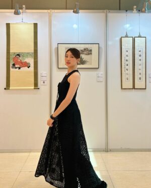Bonnie Wang Instagram - 拼勁全力也未必盡如人意
學習接受生命帶來的難題 
上乘之作問世前 要撕碎揉爛多少座丘陵
才能翻越世紀 
如何享受挑戰所帶來的刺激
前提是起碼要讓自己開心