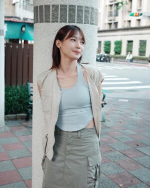 Bonnie Wang Instagram - 要立志當「本美」😅但⋯⋯
怎麼辦？昨天朋友傳了一堆滷肉飯必吃清單！該不該衝？

謝謝無敵本美 @yiiiyanhuang 📷讓我變網美🍰