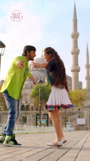 Bonny Sengupta Instagram - এই গানের vibe টা >>>

@arindom.chatterjee @arijitsingh @prashmita @mukherjee.prasenjit @rajchoco @bonysengupta @rittika_sen

#reels #Reelitfeelit #ExplorePage
#bengalimusic #SVFMusic