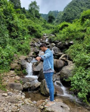 Bonny Sengupta Instagram - Swipe left for more 😉

#poses #back #to #back #mountains #love #chill #waterfall #blue #sky