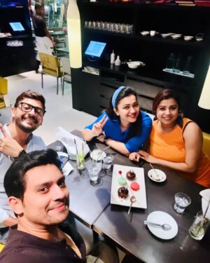 Bonny Sengupta Instagram - Lovely night it was ❤️✨
.
.
.
.
.
#RahulMazumdar #PrityBiswas #BonnySengupta #KoushaniMukherjee #photooftheday
#greattime #love #happy
