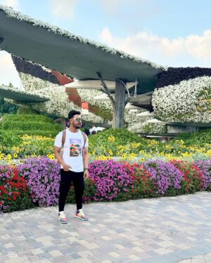 Bonny Sengupta Instagram - Dubai Diaries !! Miracle Garden u beauty 😍

#photo #dump #dubai #miracle #garden #love #travel #pose #casual #life #enjoy