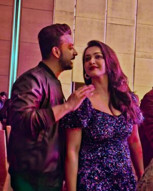 Bonny Sengupta Instagram - Hello my Gossip partner 🫣🤫🫢🗣️💭💬

@myself_koushani 

Candid clicks by @ninichinismamma ❣️