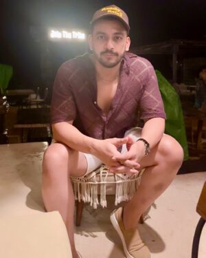 Bonny Sengupta Instagram - Join the Tribe 💛💛💛

#beach #club #photos #love #caps #casual #goa