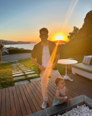 Bora Akkaş Instagram - Akkaşlar tatilde ☀️

#davet
#reklam