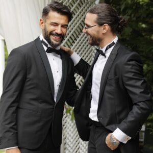 Bora Cengiz Instagram - Yakın arkadaşım evlendi, sağdıçlık ve şahitlik vazifemi yerine getirdim🫶🏻 

📸 @hakanakmanwedding 
  @hakanakman._