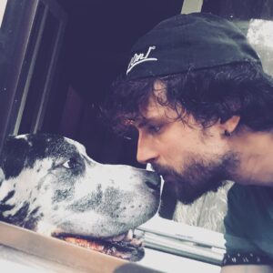 Bora Cengiz Instagram - 10 yaşında dev bir bebek. @dinocengizofficial