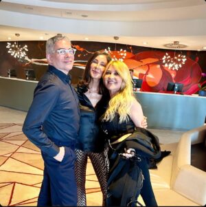 Boris Izaguirre Instagram - Listos para empezar la experiencia! @sublimotionibiza cumpleaños de @cayetanagc con nuestra amada María Antonia!!!! Love, boris