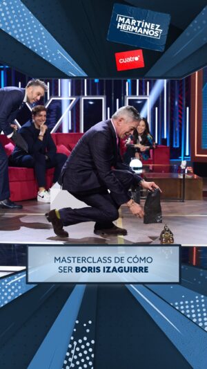 Boris Izaguirre Instagram - Estamos ante la gran duda de la temporada. ¿Quién hace mejor de Boris? ¿@borisizaguirre o @danimartinezweb? 🧐
#MartínezyHermanos
