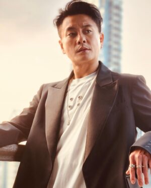 Bosco Wong Instagram - 昨晚 #紮職2 首映ootd 
@joycehk #peterdo #qystyling 
@kelfung