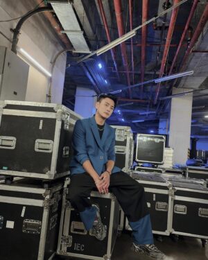 Bosco Wong Instagram - 補返張單人相先！Good show!

#unaware #maisonmargiela #qystyling 
Hair @kelfung 
Make Up @mikowongms 
Styling @queenie_yu