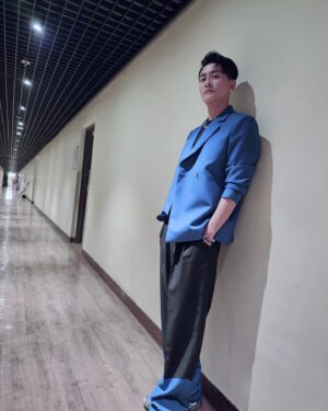 Bosco Wong Instagram - 補返張單人相先！Good show!

#unaware #maisonmargiela #qystyling 
Hair @kelfung 
Make Up @mikowongms 
Styling @queenie_yu