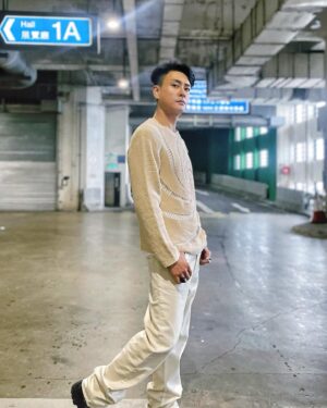 Bosco Wong Instagram - 拍戲嘅日子，不知不覺已經步入春天，refresh look , 也refresh一下自己～ 

@SandroParis
#SandroParis #SpringSummer24 #SS24 #qystyling