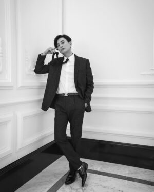 Bosco Wong Instagram - Post下靚相，賀下自己攞獎！🥳

@celine #celine #qystyling