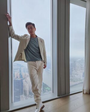 Bosco Wong Instagram - 105樓，當然要影張相！

#clubmonacohk
#qystyling
Hair @kelfung 
Makeup @mikowongms