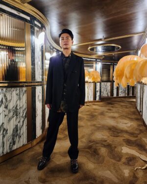 Bosco Wong Instagram - 開始feel 到秋天啦！著返條長褲先😆

@joycehk #yohjiyamamoto #qystyling