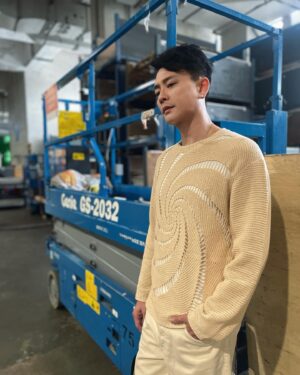 Bosco Wong Instagram - 拍戲嘅日子，不知不覺已經步入春天，refresh look , 也refresh一下自己～ 

@SandroParis
#SandroParis #SpringSummer24 #SS24 #qystyling