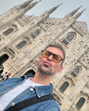 Brad Goreski Instagram - Moore Milan! 
Congrats to @dolcegabbana on the opening of their stunning exhibition “Dal Cuore Alla Mani” at the @palazzorealemilano 💎🪡❤️ A fun 48 hrs in Milan!
