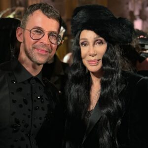 Brad Goreski Instagram - Snap out of it, Brad! You met @cher ❤️💥
Life highlight!