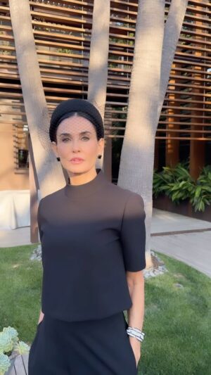 Brad Goreski Instagram - Moore Swans 🖤🦢🤍
@demimoore wearing a full look by @carolinaherrera by @wesgordon for a FYC Emmy Panel for FEUD: Capote vs. the Swans
Jewels by @anabelachan @ethomaria @doraziopr 
Styled by me 
Hair by @gregoryrussellhair 
Makeup by @jostrettell 
Assisted by @nicksegodi