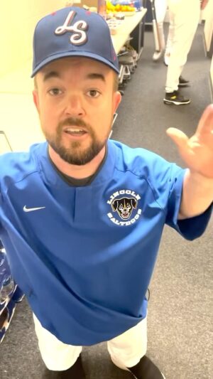 Brad Williams Instagram - @bradwilliamscomic hung out with the dogs for the day!😃
#Saltdogs | #UnleashTheFun
