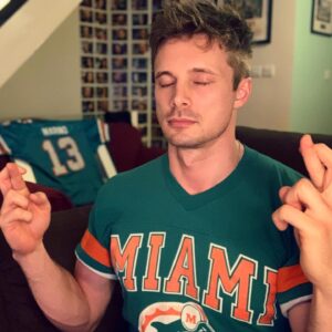 Bradley James Instagram - Dear @MiamiDolphins 
please get this right 🐬🏈
#NFLDraft