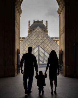 Brandhyze Stanley Instagram - Walking into the weekend like….

#parisfrance #thelouvre #familytime #travelingtheworld #travelingwithkids