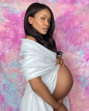 Brandhyze Stanley Instagram - The beginning of the next chapter. 
MY BIGGEST.ROLE.YET.🙌🏽

I’m still in awe with the creation of life…that a tiny human gets to come home with you and is divinely entrusted to your care….to love….rear….guide. I’m humbled…and will forever be changed. 
.
.
.
.
.
Hair, makeup, photo cred - Me

#actress #actor #mompreneur #mom #mommylife #mrandmrs #maternity #baby #anxiouslyawaiting