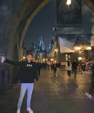 Brandon Butler Instagram - Survived another year @horrornights with some friends this spooky szn! 
@unistudios #universalhhn
