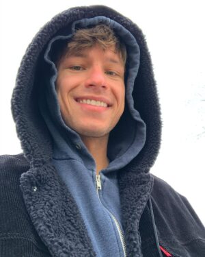 Brandon Butler Instagram - 👋🥶