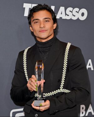 Brandon Perea Instagram - Ayyy!! My first award for acting ever!! GOD DID!! This one is so so special, it carries so much weight. This honor means the world to me. Rising Star Award for Film! Thank you to the @criticschoice @cclatinocinema 

I wouldn’t be here without @jordanpeele @nopemovie @emptygrave @winrosenfeld @monkeypawproductions @universalpictures. Prelim for life 😮‍💨

Thank you to my parents for believing in me and allowing me to chase my dream.

BLESSED BEYOND BELIEF! Love.

Styled by @bklynn_
Groomed by @fayemesss