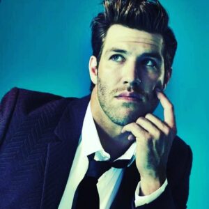 Brandon Prust Instagram - ‘What should I have for dinner tonight...’ @ellequebec