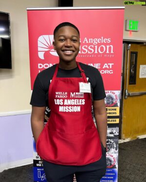 Brandon Severs Instagram - It was so great to be able to volunteer with @thelamission to serve holiday meals to the unhoused residents of Skid Row in Los Angeles. Even if you can’t serve your community in this capacity, find a way to help your community this holiday season! The community needs the community! Shoutout to everyone else that came out to serve! @kanyewest @giveon @thelamission