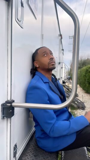 Brandon T. Jackson Instagram - So blessed to be able to do what I love thank you GodFor everything!  #familybusiness #setlife