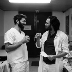 Branislav Deák Instagram - coffee time s Robom #vpraci #nemocnica #serial 📸 @stanatop
