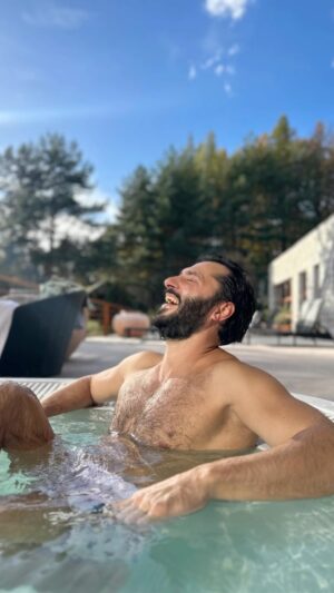 Branislav Deák Instagram - sily načerpané 
ďakujem moje milé @hotel_spa_resort_kaskady 🙏🏻

#uzasnakuchyna #skvelywellnes #prijemnypersonal #dovolenka #srodinou❤️ #kaskadyhotel #sliac #relax

prídeme opäť ☝🏻😉