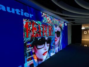 Bransha Gautier Instagram - 我很荣幸能在杭州萧山国际艺人俱乐部艺术中心举办个展。本次展览由萧山国际人才俱乐部和AAmA国际艺术中心协办，杨飞担任制片人，罗琦担任学术总监。
我无限感谢罗琦教授和整个团队，为我们带来了如此惊人的惊喜和绝对令人惊叹的活动💙💙💙💙

I’m truly honoured to have a solo photography exhibition at the Hangzhou Xiaoshan International Talent Club Art Center. The exhibition is co-organized by the Xiaoshan International Talent Club and the AAmA International Art Center, with Yang Fei as the producer and Luo Qi as the academic director. 
My infinite gratitude to Professor Luo Qi and the whole team for such an amazing surprise and absolutely stunning event!! 
💙💙💙💙

#hangzhou #artcenter #soloshow #photographyexhibition #soloexhibtion #artaroundtheglobe #artartart #artaroundtheworld #hangzhou_china #talentclub #hangzhoucity #hangzhouchina #branshagautier #artpress #artnews #artoftheday #artistsoninstagram #photogram #chinaculture #china🇨🇳