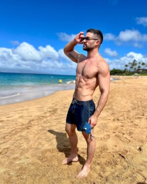 Brant Daugherty Instagram - If you need me, I live here now… 🏝️ 
@royallahainaresort #royallahainaresort 
Use promo code DAU20 for 20% off your stay!