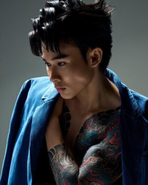 Braven Yeo Instagram - Feeling like Goku 

Creative: @uglycarrot.studio
Photography: @tohxingjie
Hair & Makeup: @aungkeng 
Space: @theugly.space
Clothes: @arcademen x @hhiroyx 
Angkong: @joewang_8voltstattoo 
Model: @bravenyeo 

#editorial #mensfashion #editorialmakeup #menstyle