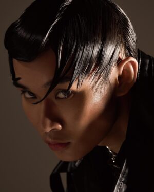 Braven Yeo Instagram - I think these could pass off as NFTs 👽

Creative: @uglycarrot.studio
Photography: @tohxingjie
Hair & Makeup: @aungkeng 
Space: @theugly.space
Model: @bravenyeo 

#editorial #editorialphotography #editorialmakeup #editorialfashion