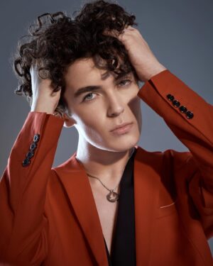 Braxton Alexander Instagram - Coats of Many Color 🧥 
-📸 by: Rick Lee 
-styled by: Sophie Wilson
-
-
#vnymodels #a3artistsagency #artisticendeavors #magazine
