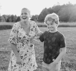 Bree Williamson Instagram - It’s @tarrawilliamson birthday! Mac thinks she is the greatest, most inappropriate, most fun Aunt! And I’m pretty happy she is my sister. Love you lots T-bird! #PeasandCarrots