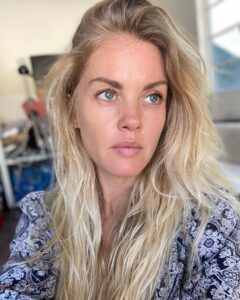 Actress Bree Williamson HD Instagram Photos and Wallpapers December 2020