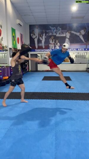 Bren Foster Instagram - #training on #thaipads can really drain you like nothing else. I must say it’s been a hard week, didn’t want to train and I mean DID NOT want to train, but I have some young eager men counting on me to be there, and I know these are the workout that matter the most. Was far from my best workout but we pulled out those Thai pads and did the work. #muaythai #taekwondo #karate #kickboxing #mma #brazilianjiujitsu #flying #knee #kicks #savate #sambo #judo #escrima #silat #jeetkunedo #brenfoster #speed #power #explosive #consistency #focus #commtment #noexcuses @jay.foster1 @jimmy_kambanis @_nharding @elitemartialarts