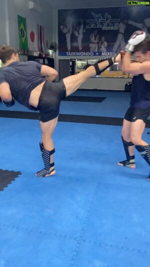 Bren Foster Instagram - Just like the journey is the most important thing over the destination, the training for the fighter is more important than the actual fight. The hours of mat time, pad work , sparring and drilling is what primarily constitutes the martial artist’s growth. Growth too is attained through the actual fight, but without the training that would be impossible. Over winning or losing - the training is KING!! - Bren Foster.
#martialarts #fighter #fighters #kickboxing #muaythai #taekwondo #karate #boxing #fullcontact #kicks #punches #mindset #nevergiveup #discipline #training #consistency @elitemartialarts