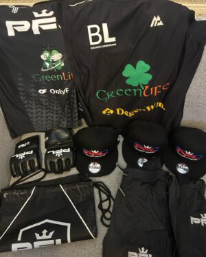 Brendan Loughnane Instagram - Loads of people asking about the kits from my last fight. I’ve got a few bits here that I will give away next few days. If you want to win please do the following.

1- Follow
2- Tag 3 friends 
3- Like post
4- Share 

I will pick winners live on my story next few days 👍👍