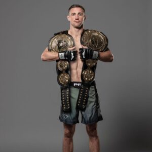 Brendan Loughnane Instagram - Set the goal. Isolate distractions. Lock in 🎯