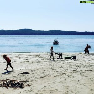 Brendan Penny Instagram - When @carlohmarks says to come to his family's private island...you go!
#summerfun