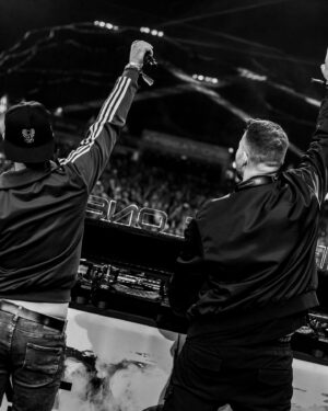 Brennan Heart Instagram - Back in the 90’s little Fabian grew up with our so called Happy Hardcore. He saw us performing on stage several times at the local club in Helden, his birth village. That was the moment where his own vision was given in… 💥

Bliss was born and almost immediately turned on his creativity, stepping onto the path of music energy 🎶

Nowadays roles are reversed. He became a master himself by giving birth to what wants to be heard and seen in his imagination, serving so much beautiful music to millions of people around the world 💫

Last Saturday a few generations came together @airbeatone to celebrate the power of our and of all music, and to feel the unity within 🙌🏼

Thank you brother, for just being who you are 🙏🏻❤️

📸 @marcusroelofs and @10k_photograph
